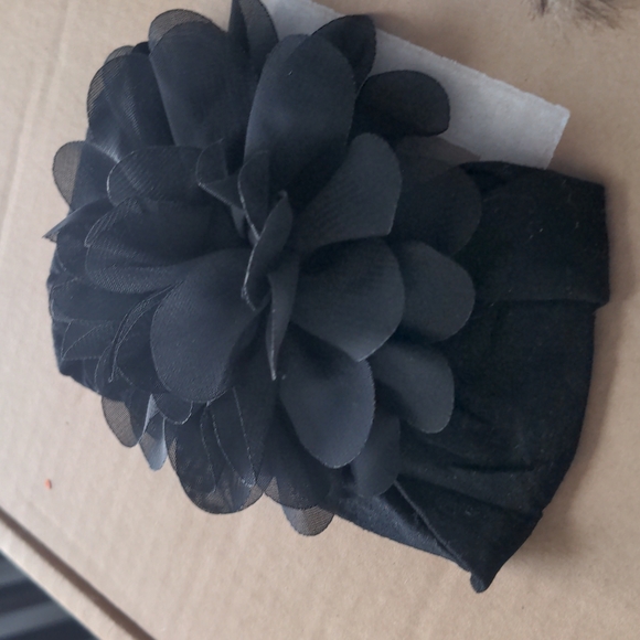 Hair accessories bundle of 6 piece 2 cap 4 headband - Picture 7 of 7